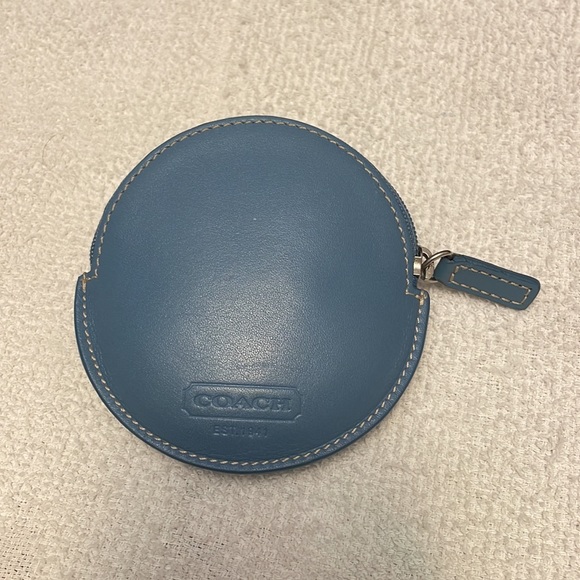 Vintage coach polished round coin purse 7808 - blue  - VERIFIED AUTHENTIC - Picture 1 of 7